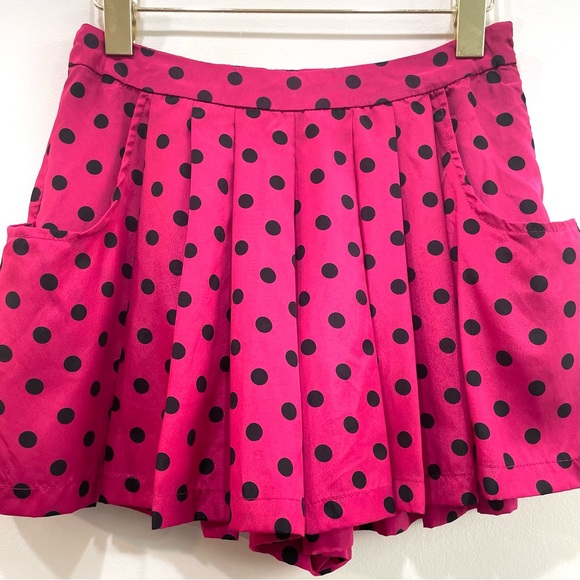 Forever 21 Hot Pink & Black Polka Dot High-Waisted Pleated Flared Pocket Shorts - Picture 7 of 11